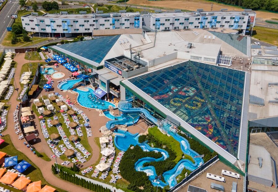 Prague: Aquapalace Indoor/Outdoor Water Park Ticket - Wellness time: Sauna World and spa treatments without guessing