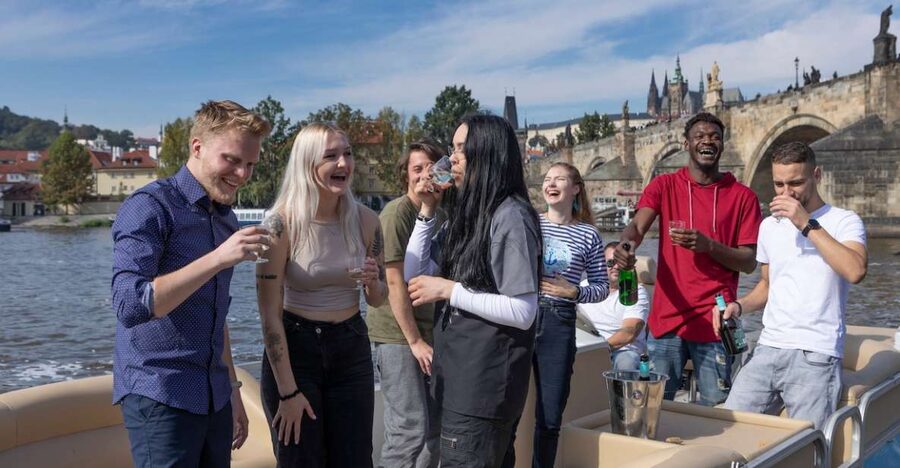 Prague: Beer Boat Tour - Meeting point and what boarding feels like