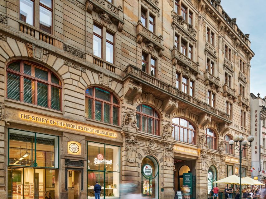 Prague: Beer Pouring Class at Pilsner Urquell Experience - Why Prague beer foam matters in this Tapster lesson