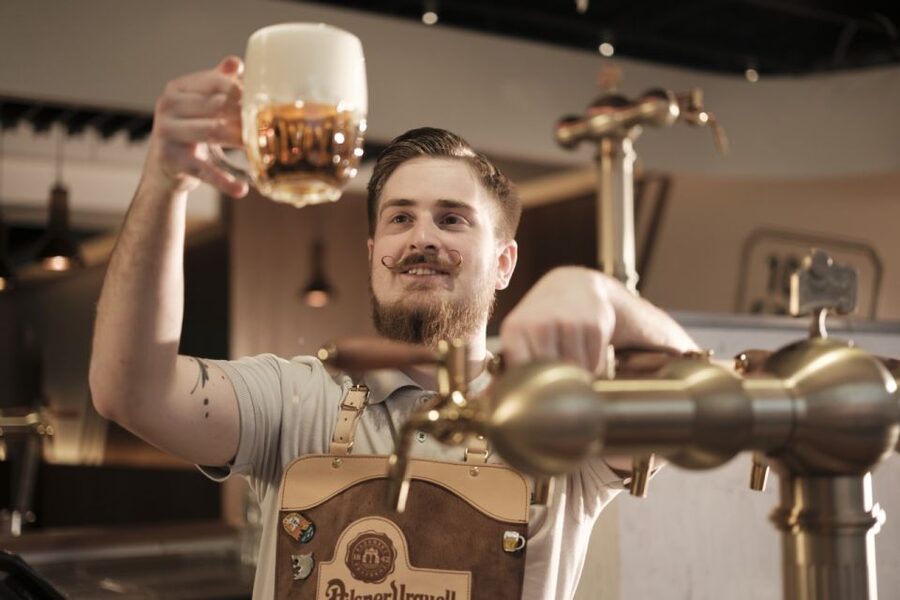 Prague: Beer Pouring Class at Pilsner Urquell Experience - Your 60 minutes as a Tapster, step by step