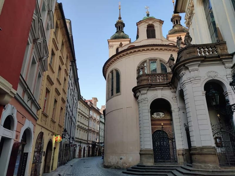 Prague: Before the Crowd Sunrise Tour & Breakfast - Prague Castle and Cathedral Views Before the Photo Rush