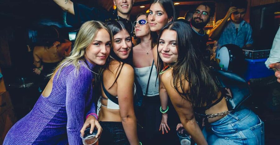 Prague: Boat Party with Unlimited Drinks & After Party Entry - Choosing the Right Ticket: Unlimited Drinks vs Paying on the Spot