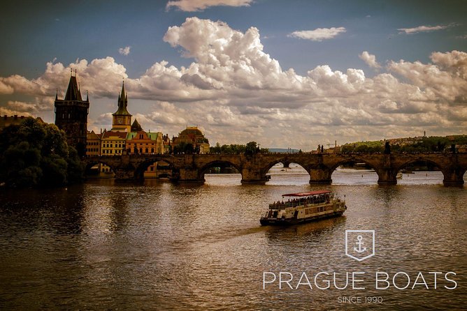 PRAGUE BOATS: 50-Minute Sightseeing Cruise - Night cruise vs daytime cruise: where your expectations should land