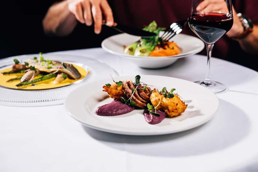 Prague:Breathtaking Cabaret Show with 4-Course Dinner Option - Food Quality and Dietary Options: Vegetarian and Gluten-Free When Selected