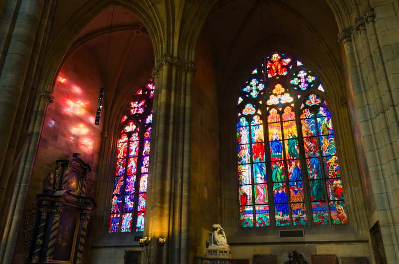 Prague Castle: 1-Hour Introduction Tour with Entry Ticket - The castle hill views: why this matters for your photos
