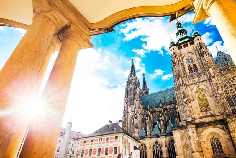 Prague Castle: 1-Hour Introduction Tour with Entry Ticket - Meeting at Masaryk Square, and the little details that save time