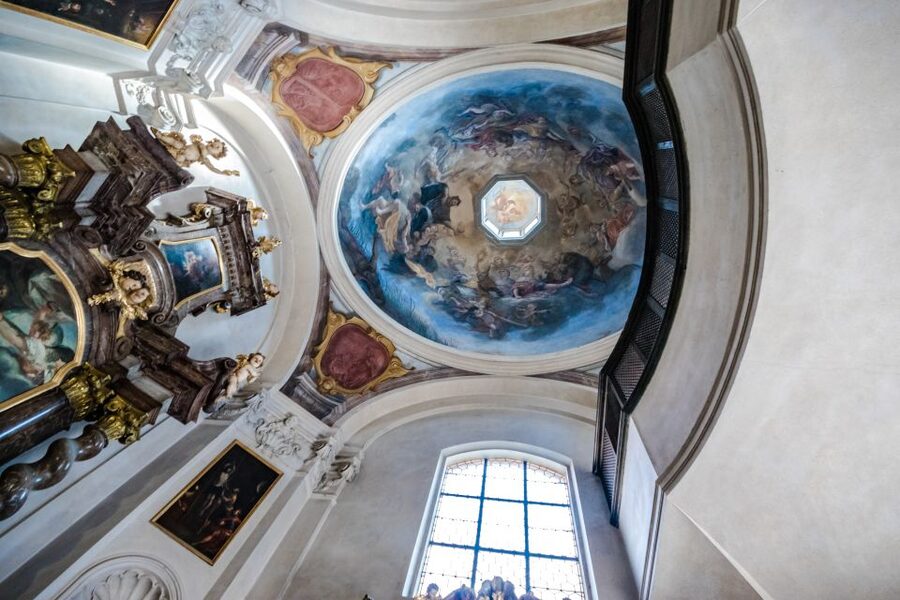 Prague Castle 2.5-Hour Tour Including Admission Ticket - St. George’s Basilica: Czech Saints and Everyday Devotion