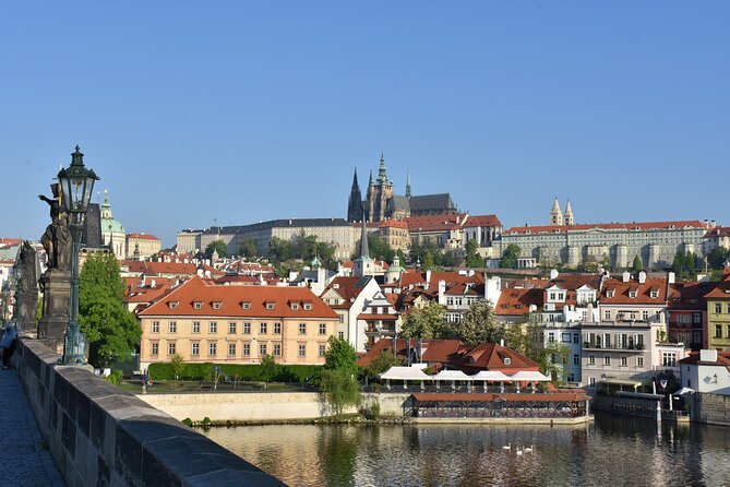 Prague Castle: Admission Ticket With Bus Transfer And Audioguide - Stop 1: Orientation, then the Castle entry you can actually use