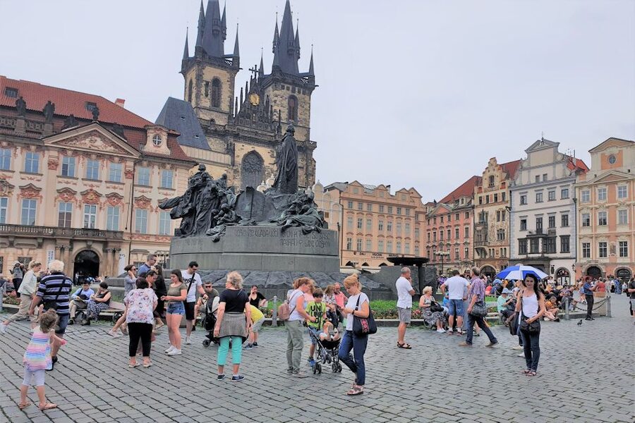 Prague Castle: Admission Ticket With Transfer And Audioguide - Practicalities inside the castle: bags, closures, and the pace to expect
