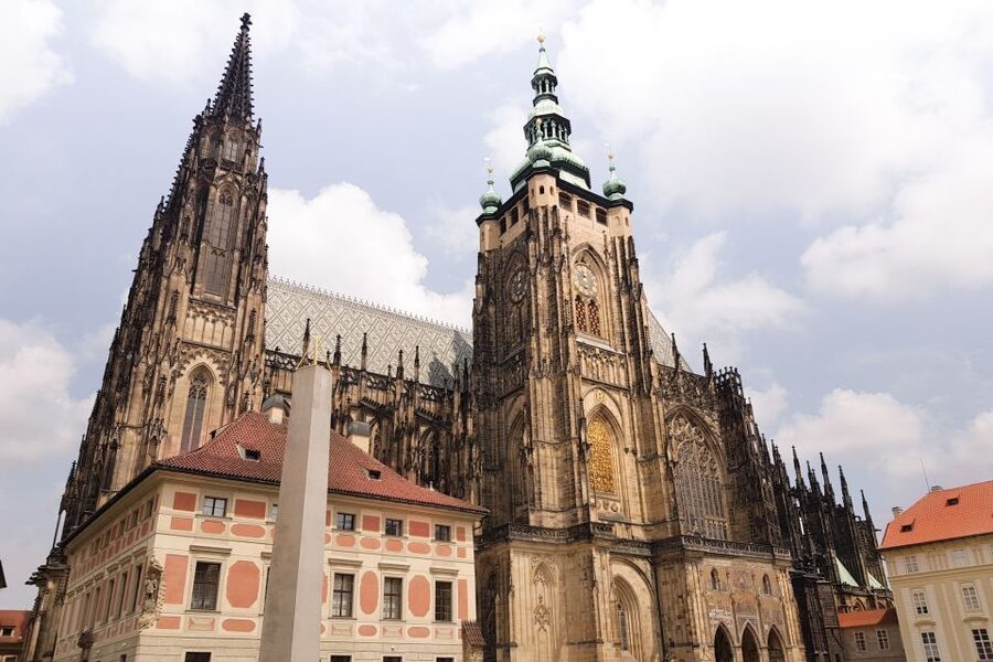 Prague Castle: Admission Ticket With Transfer And Audioguide - Small group size: why up to 7 people can be a good thing