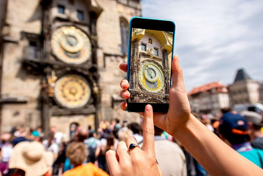 Prague: Castle and Jewish Quarter Tour - The Guide’s Bonus Mode: Clubs, Bars, and Current Culture