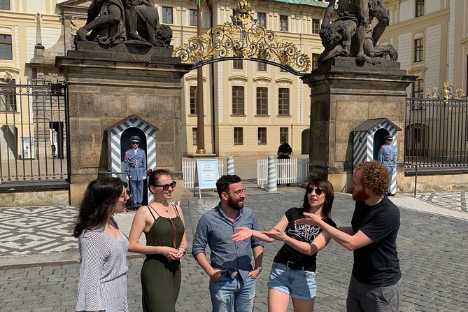 Prague Castle and Pubs Tour with Drinks Included - Stop 4: Prague Castle Highlights You See, Plus a Downhill Exit