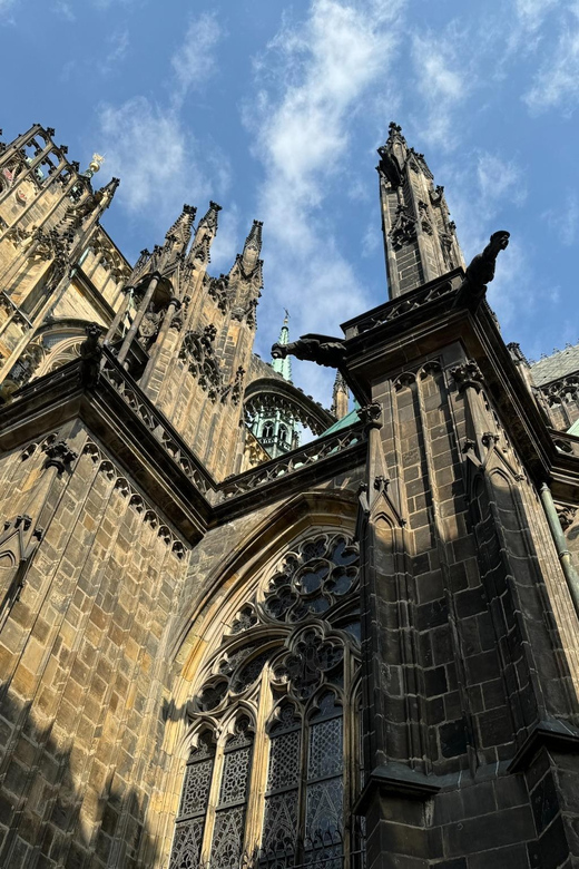 Prague Castle Interiors & Changing of the Guard-Small group - St Vitus Cathedral and St Wenceslas Chapel: where the story clicks