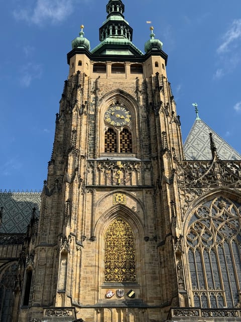 Prague Castle Interiors & Changing of the Guard-Small group - Who should book this, and who might want something else