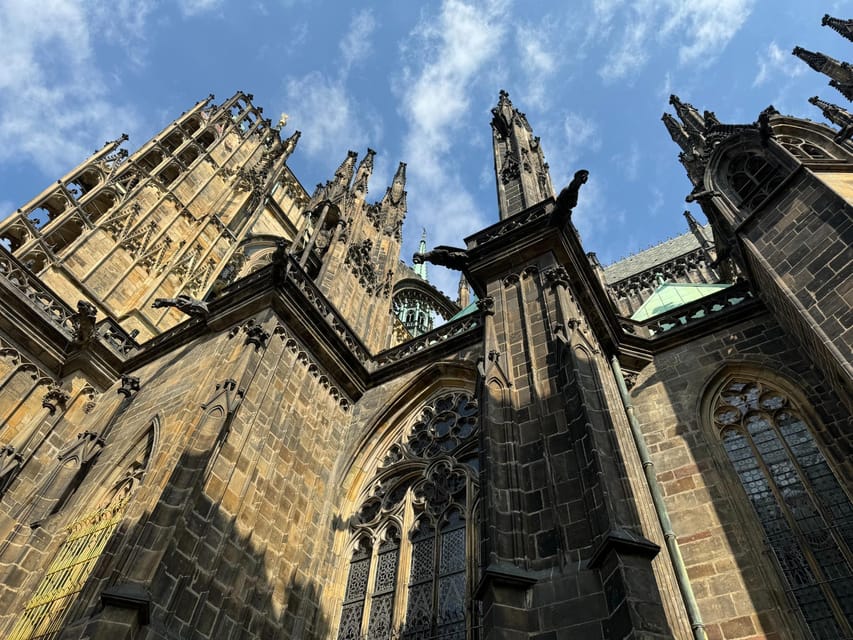 Prague Castle Interiors & Changing of the Guard-Small group - Meeting at Malostranská and the short tram up to the Castle