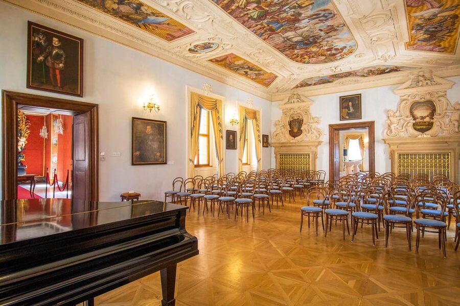 Prague Castle: Midday Classical Concert at Lobkowicz Palace - Lobkowicz Palace: the private, Baroque side of the castle