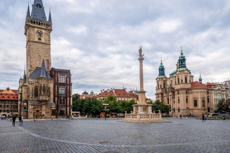 Prague: Castle, National Museum & Town Hall Tickets & Audio - Key points worth knowing