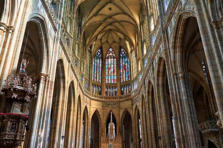 Prague Castle, St. Vitus Cathedral, Royal Palace, St. George's Basilica - Meeting at Pražský hrad: the fastest way to start right