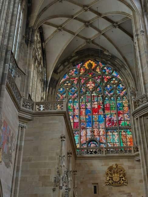Prague Castle Ticket & Audioguide with Pick-up in GPG Office - St. Vitus Cathedral: Use the Audioguide Like a Lens