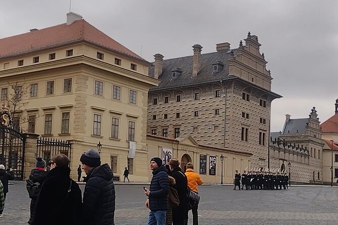 Prague Castle Tour - Prague Castle highlights, guided and budget-friendly