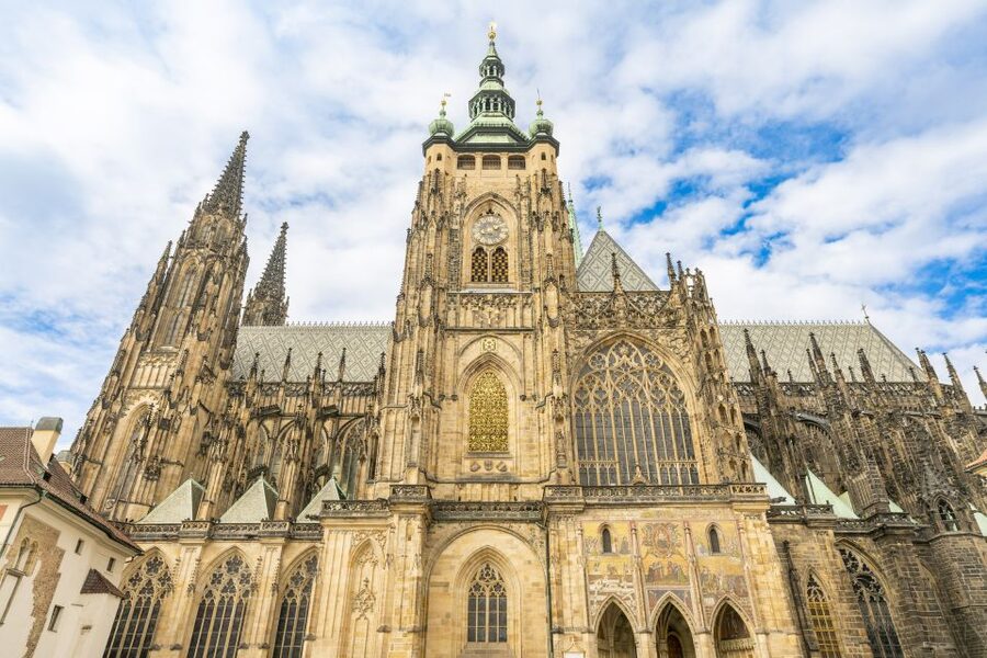 Prague: Castle Tour with Local Guide and Entry Ticket - St. Vitus Cathedral: Mucha Stained Glass, Gargoyles, and the Last Judgment