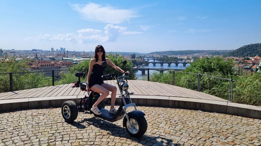 Prague: Castle Viewpoints & Charles Bridge Trike Tour - Franz Kafka Museum to Rudolfinum: Crossing the River with Stories