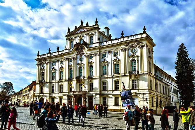 Prague Castle Walking Tour - Ending at Charles Bridge: Use the Finish Line Smart