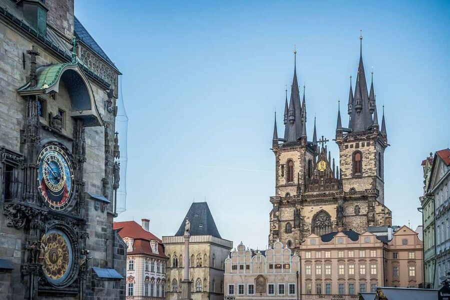 Prague: Central Gallery Ticket & Digital City Tour - Key things to know before you go