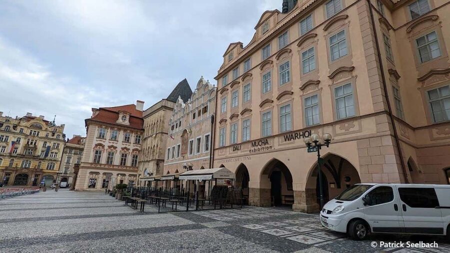 Prague: Central Gallery Ticket & Digital City Tour - Entering Central Gallery and why this format works