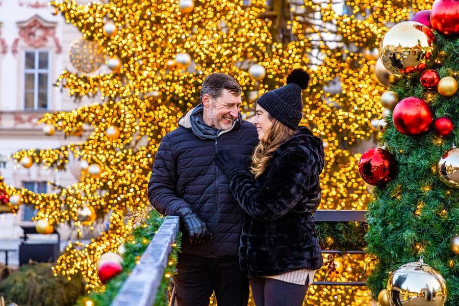 Prague: Christmas/Easter Markets Tour with Photoshoot - Old Town Square First, Photos Later