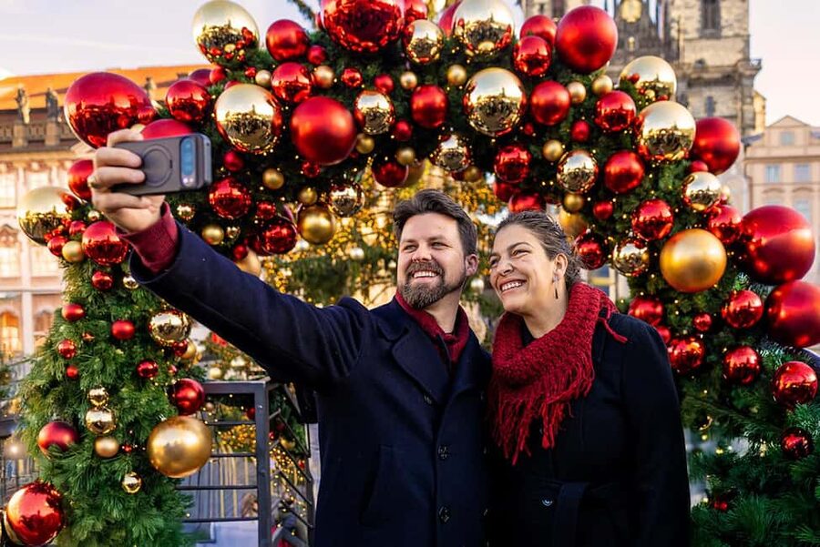 Prague: Christmas/Easter Markets Tour with Photoshoot - Leah the Guide Makes It Feel Personal