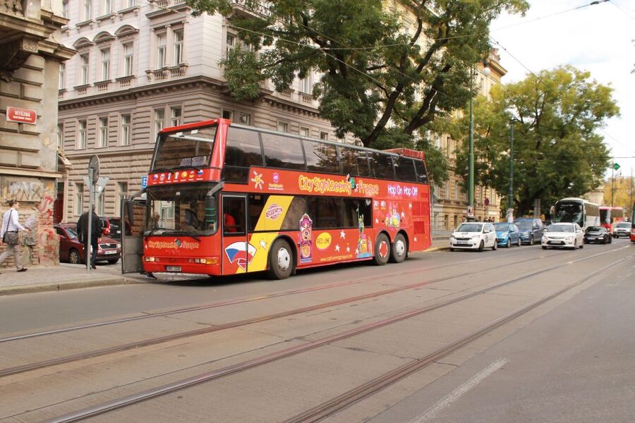 Prague: City Sightseeing HOHO Bus Tour & Optional Boat Tour - Key Things That Make This HOHO and Boat Combo Work