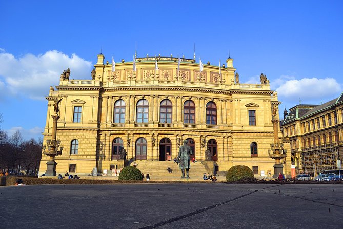 Prague City Sightseeing Tour - Prague Castle stop: the photo break that makes the whole tour click