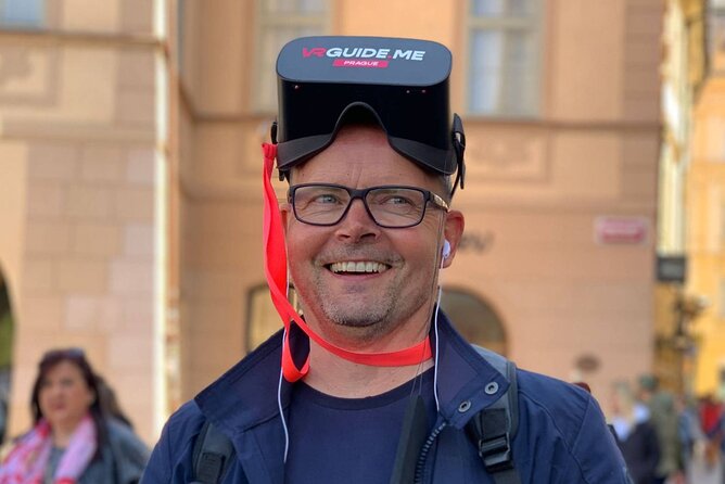 Prague City Tour with Virtual Reality - The astronomical clock and a Prague Spring viewpoint