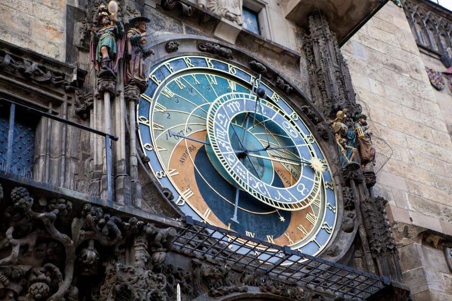Prague City Tour with Vltava River Cruise - The 3-part format: van viewpoints, river cruise, and castle-area walk
