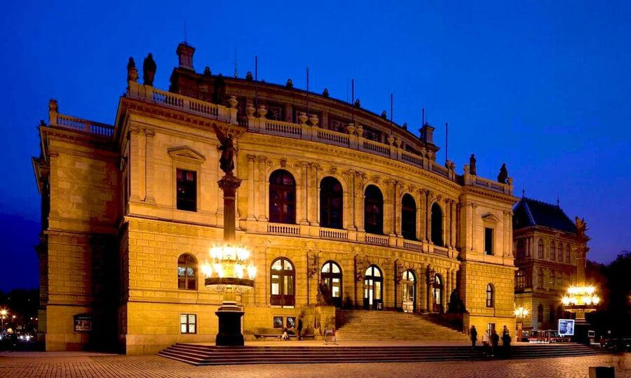 Prague: Classical Music Concert at Rudolfinum - Meet the soloists: the voices and strings that carry the night