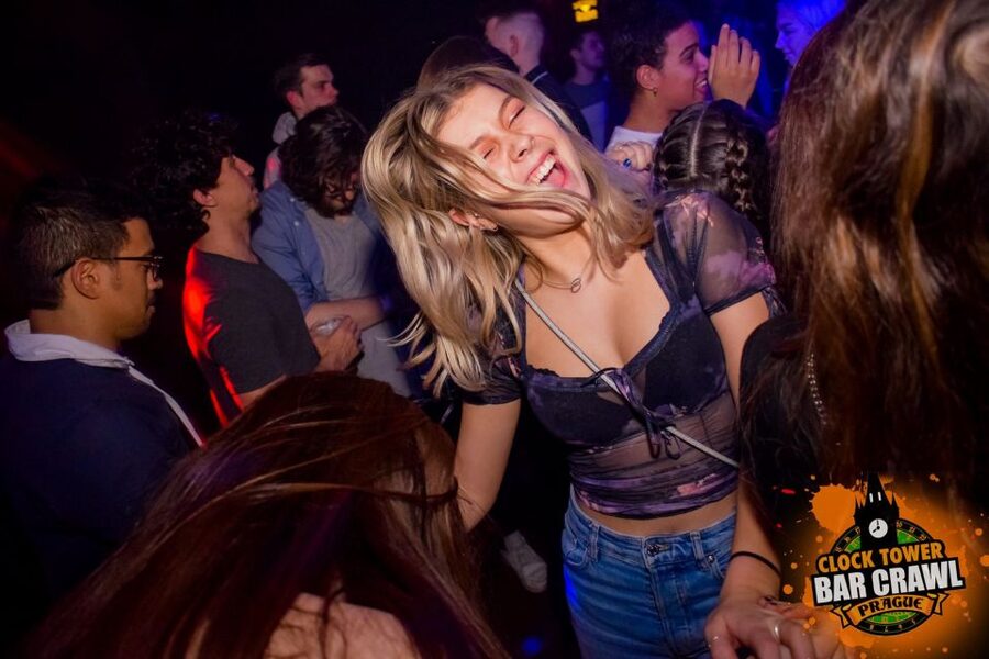 Prague: Clock Tower Bar Crawl ending at the BIGGEST CLUB - Where to meet, what to look for, and how to get in the groove quickly