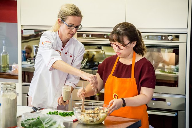 Prague Cooking Class Including Market Visit and 3-Course Lunch - Key things that make this class work