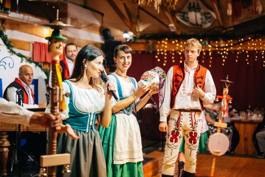 Prague: Dinner with Folk Show and Open Bar - Prague dinner show basics, and what your $92 really covers