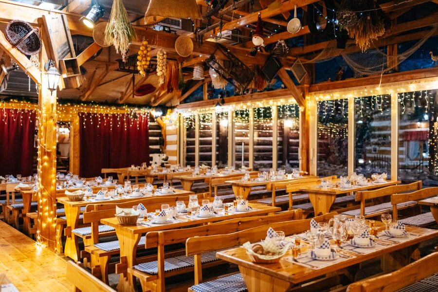 Prague: Dinner with Folk Show and Open Bar - Hotel pickup and the ride to your Czech restaurant stop