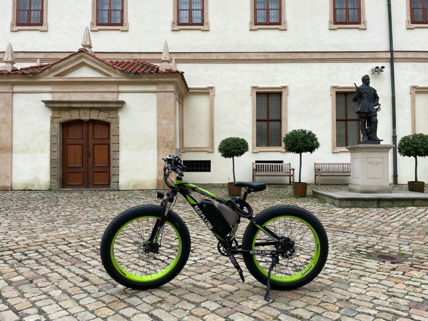 Prague: Electric Scooter & Cruiser Fat eBike Rental - Practical tips so your ride feels effortless