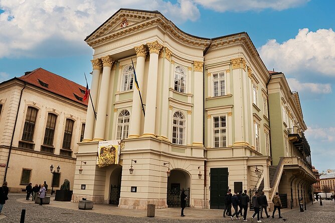 Prague Essential Tour Old Town and Jewish Quarter - Why this Old Town and Jewish Quarter walk is a smart way to learn Prague