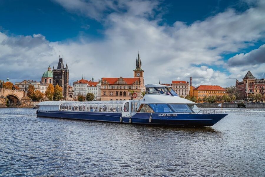 Prague: Evening Vltava River Eco Cruise with Prosecco - What This 50-Minute Vltava Eco-Cruise Really Delivers