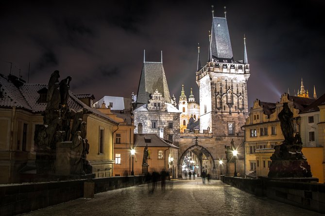 Prague Fairytale Tour: Old Town And Castle private tour - Lesser Town: a slower 45 minutes in an artists’ area