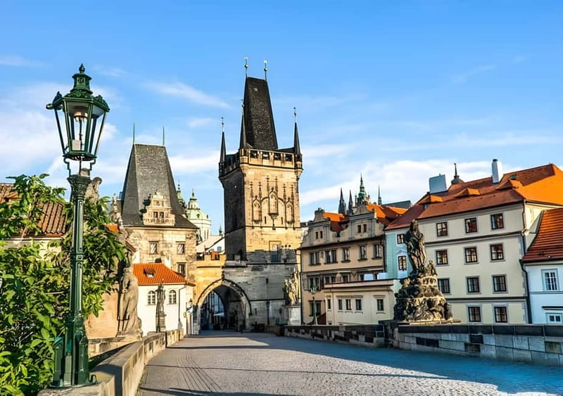 Prague: Full-Day Guided Tour of Prague in a Small-Group - Prague Castle and St. Vitus Cathedral: the big finishes