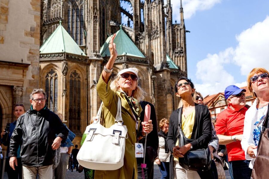 Prague: Full-Day Sightseeing Tour with Cruise and Lunch - Closing with the one-hour Vltava cruise: seat choice and river views