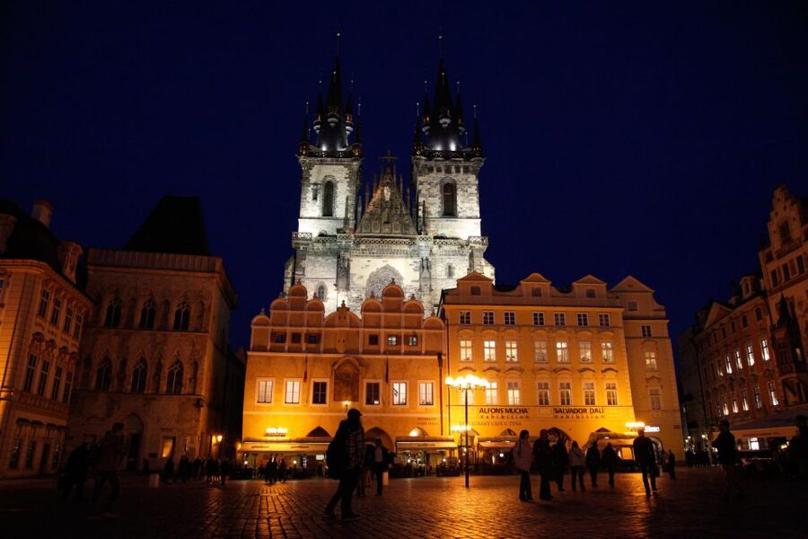 Prague: Ghosts and Legends of the Old Town Evening Tour - The Value Play: Why $21 for 90 Minutes Can Make Sense