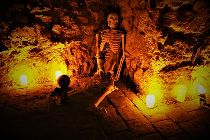 Prague Ghosts, Legends, Medieval Underground and Dungeon Tour - Josefov by lantern light: the Golem and the darker side of the Old Jewish quarter
