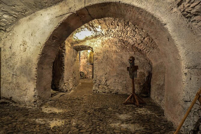 Prague Ghosts, Legends, Medieval Underground and Dungeon Tour - The candlelit dungeon: torture instruments, execution imagery, and how scary it is