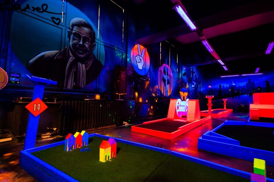 Prague: Glow Golf Mini Golf Game by UV Light - Table games, Wi-Fi, and stretching the hour into real time